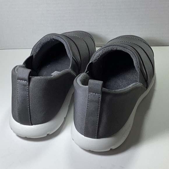 ISOTONER Zenz Women’s Stretch Satin Slip-On Walking Shoe, - Picture 6 of 8